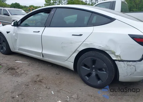 2021 Tesla Model 3 Long Range Dual Motor All-Wheel Drive z USA, uszkodzony, nr VIN 5YJ3E1EB2MF049237